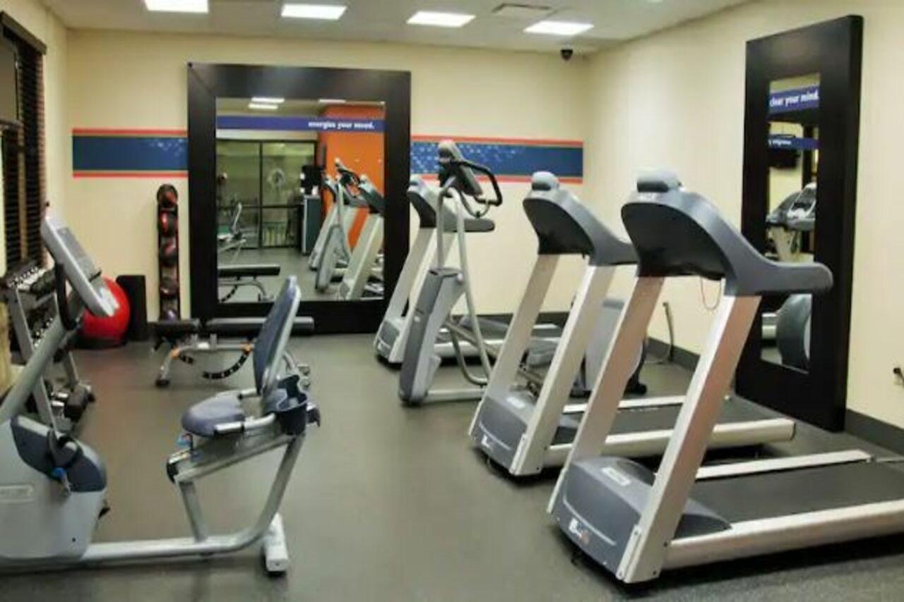 Hampton Inn & Suites Cincinnati / Uptown - University Area Ngoại thất bức ảnh