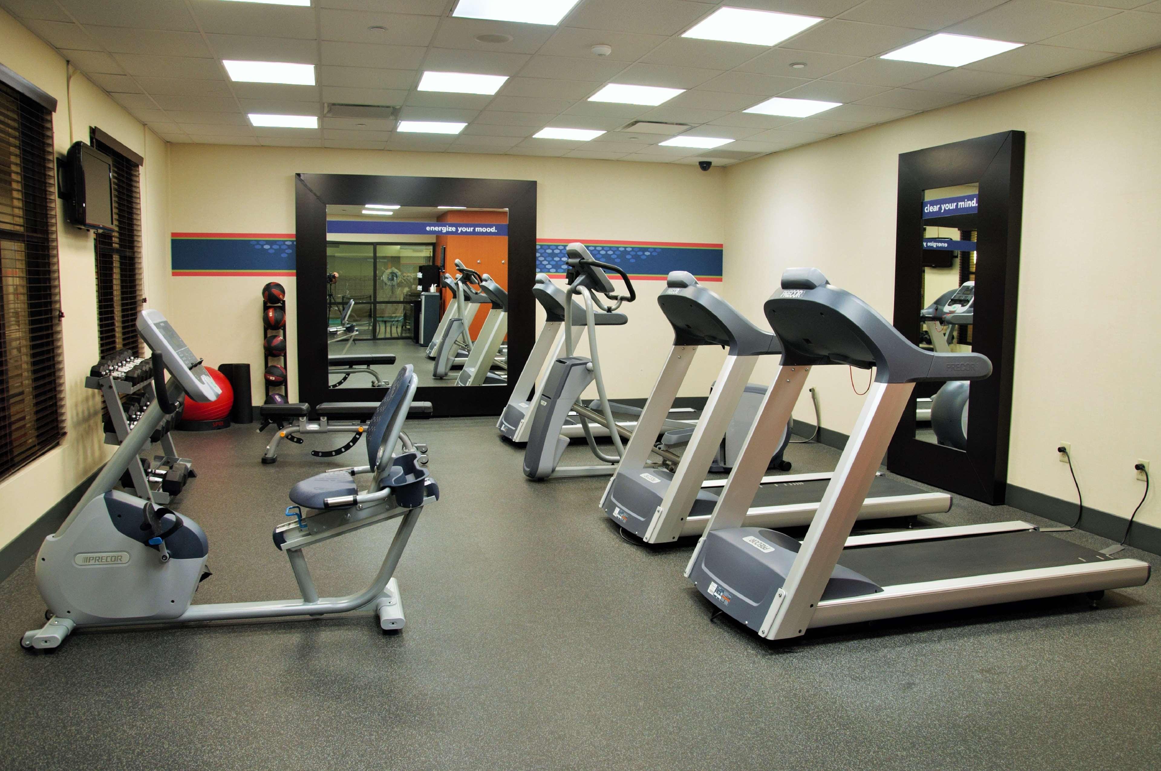 Hampton Inn & Suites Cincinnati / Uptown - University Area Ngoại thất bức ảnh