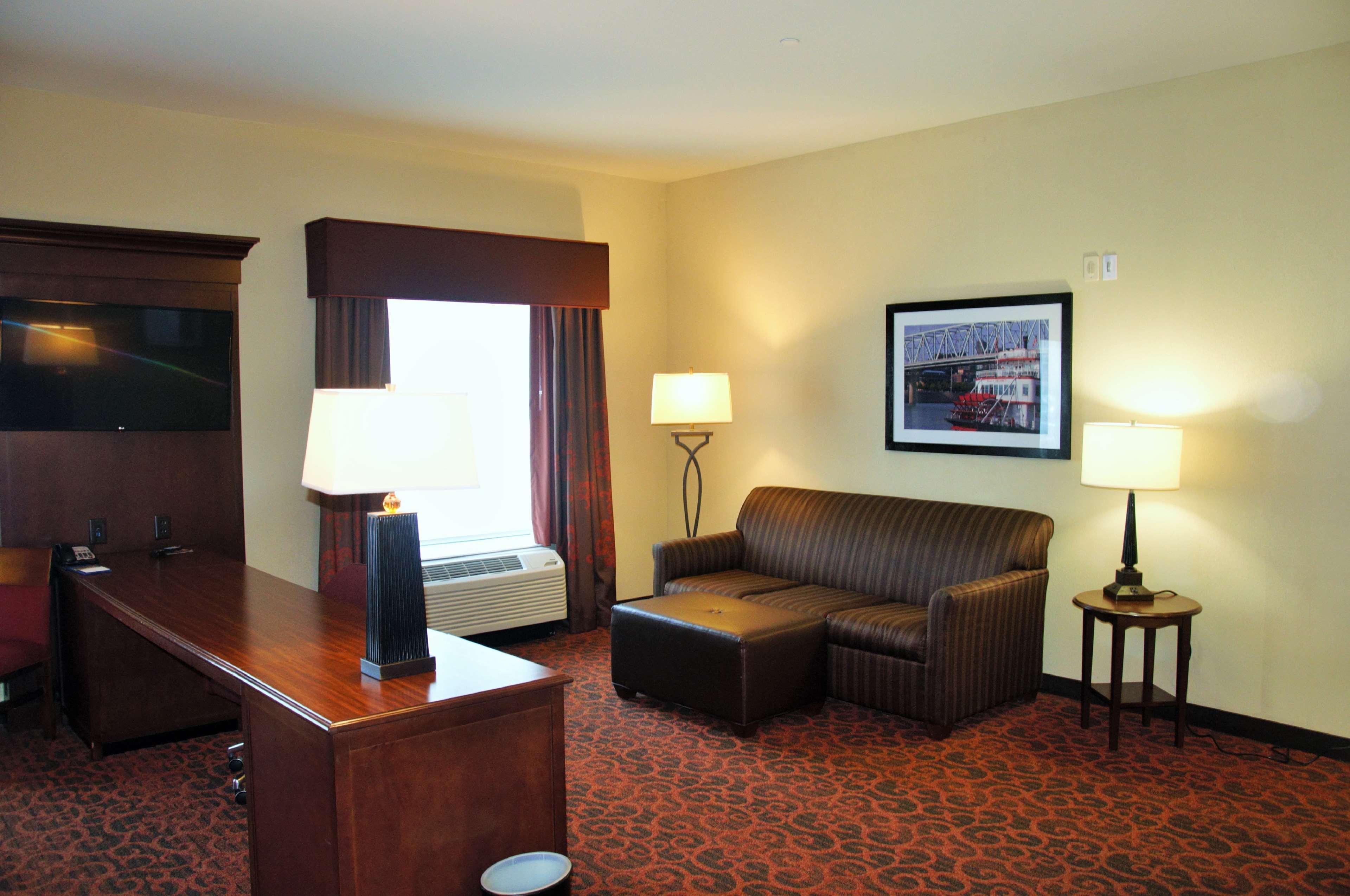 Hampton Inn & Suites Cincinnati / Uptown - University Area Ngoại thất bức ảnh