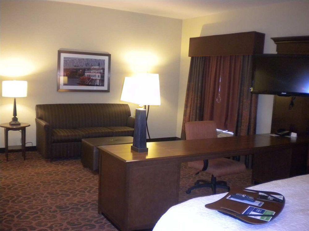 Hampton Inn & Suites Cincinnati / Uptown - University Area Ngoại thất bức ảnh
