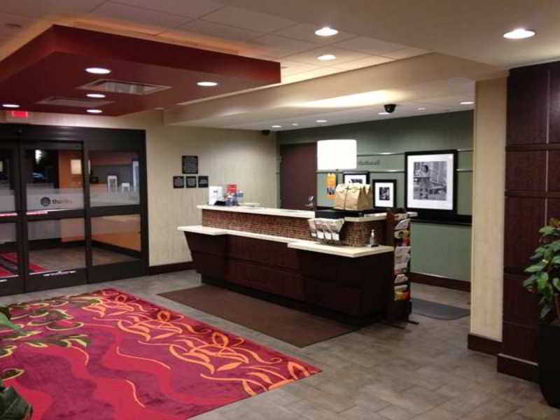 Hampton Inn & Suites Cincinnati / Uptown - University Area Ngoại thất bức ảnh